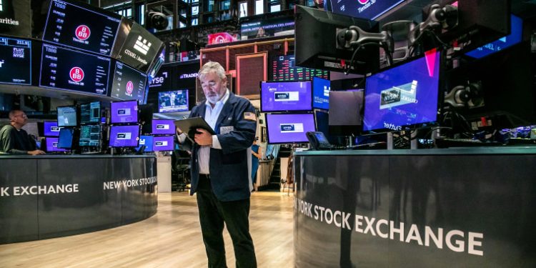 S&P 500 closes above 5,000 for first time ever, notches fifth straight winning week