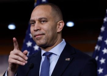 Jeffries hints at bipartisan talks skirting House GOP leadership on Ukraine, Israel aid