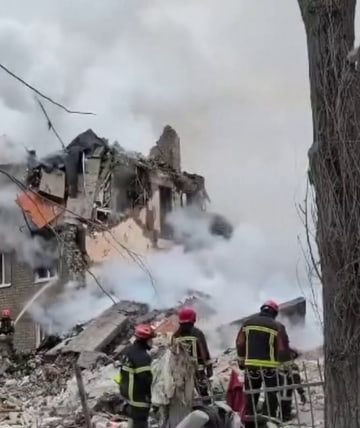 Trump rejects off-ramp to fund DHS as airport delays worsen