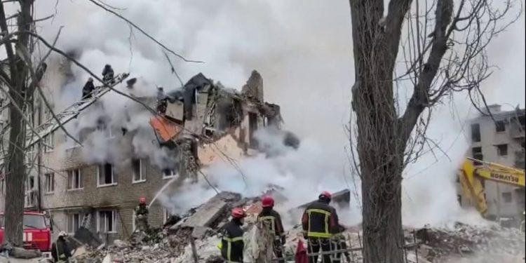 Trump rejects off-ramp to fund DHS as airport delays worsen